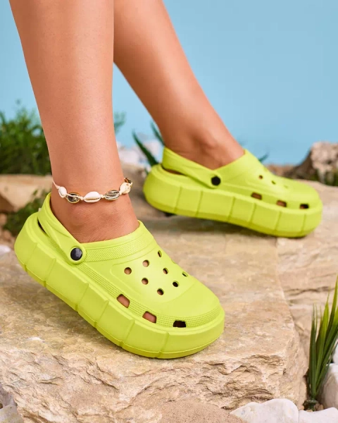 Royalfashion Неоново зелени дамски джапанки с ажурен кант Mightty