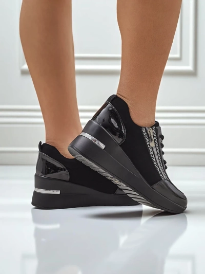 Черни дамски сникърси на платформа Calista Nero – елегантност и удобство за всеки ден