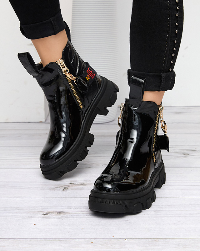 Дамски черни лачени боти Osallu - Обувки