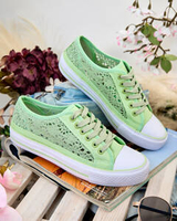 тъмнозелено