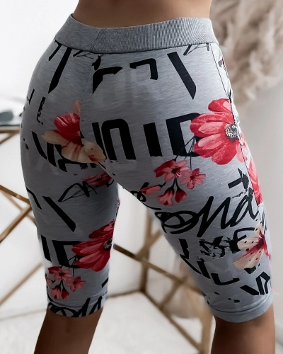 Szaro- czerwone spodenki damskie 3/4 z printem PLUS SIZE- Odzież