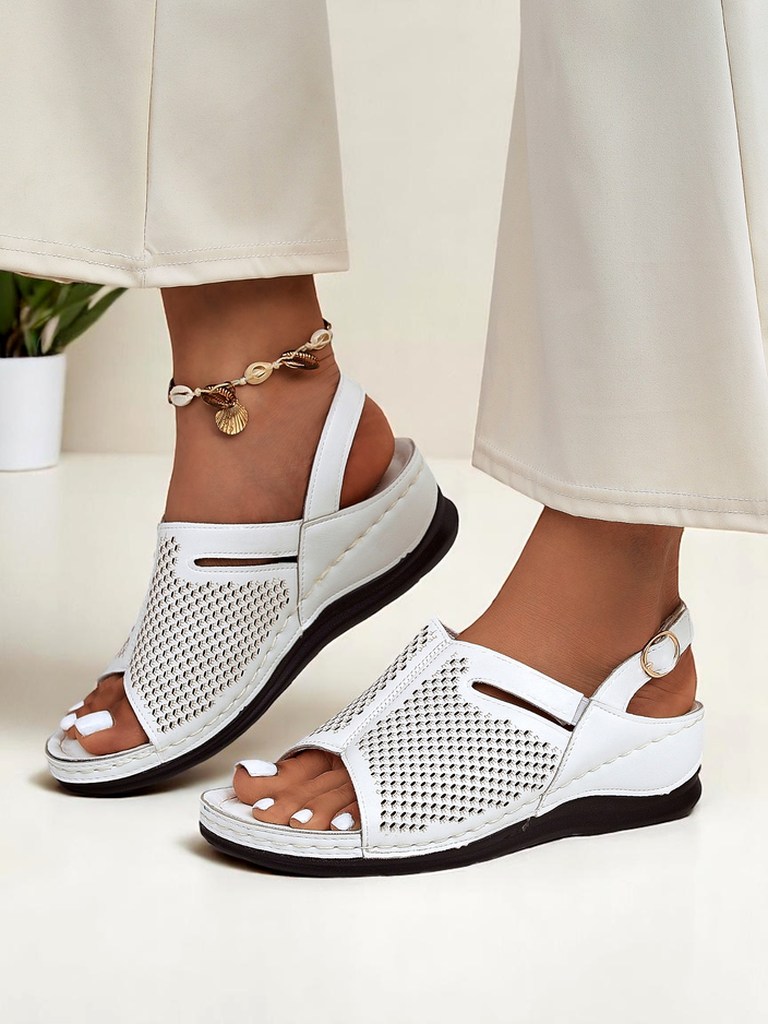 Royalfashion Дамски сандали на нисък ток Mira