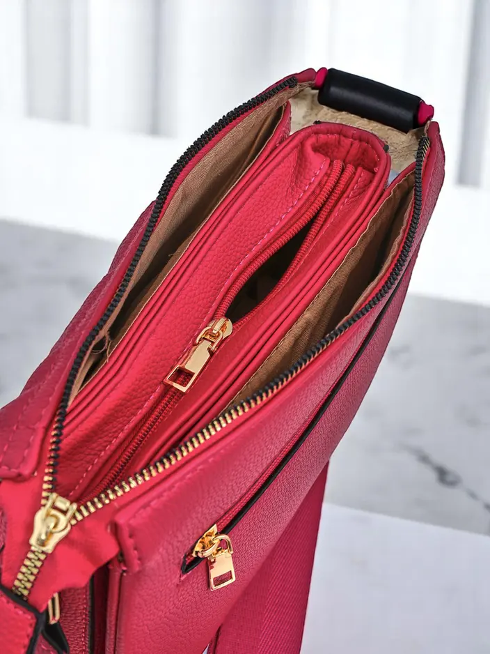 Чантичка за жени в стил плик Royalfashion с квафина предна част