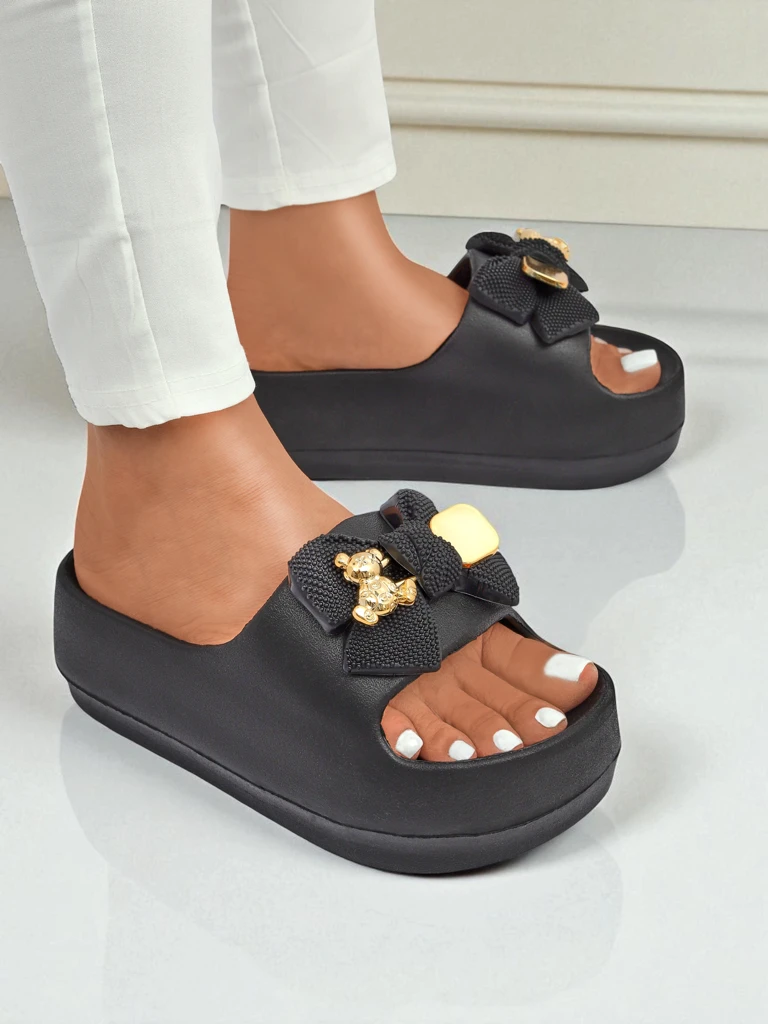 Royalfashion Дамски джапанки от гума с декоративна панделка Alday