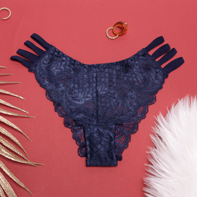 Granatowe koronkowe majtki damskie typu brazyliany z paseczkami - Bielizna