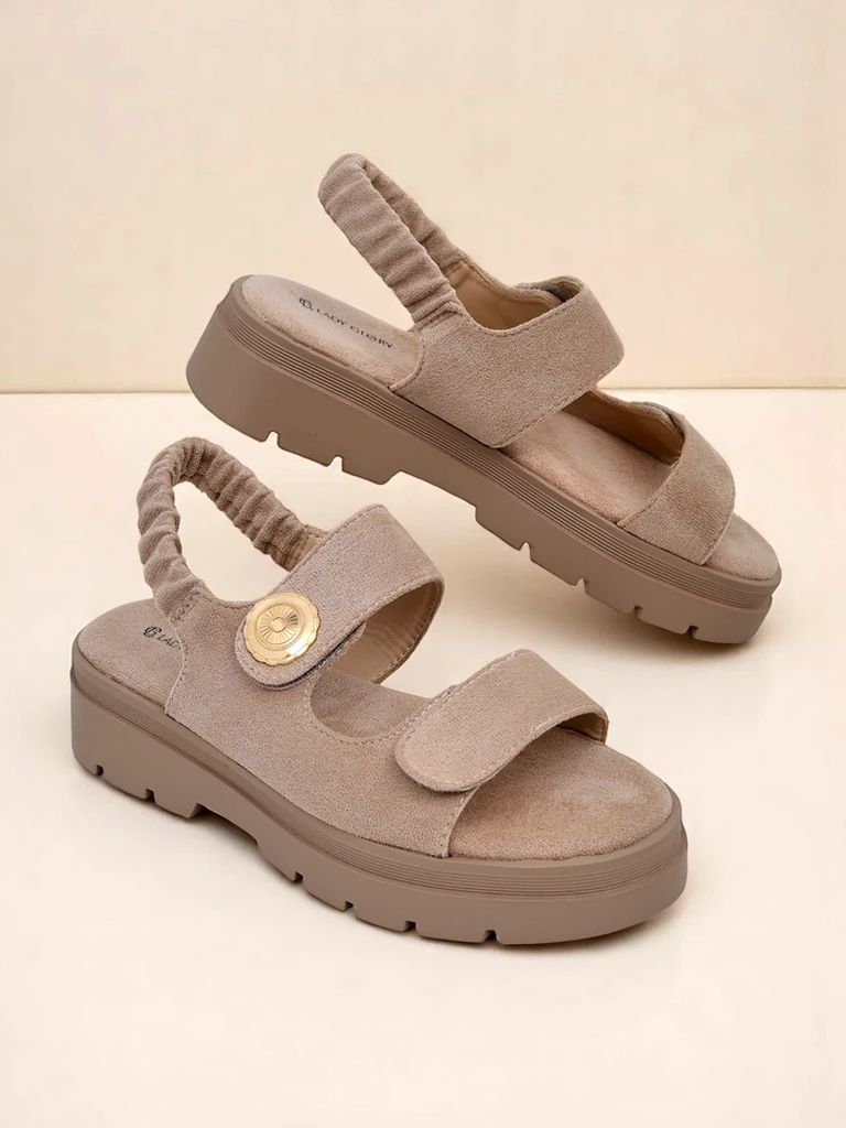 Дамски бежови сандали Royalfashion Callista на платформа от велур