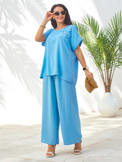 Комплект Royalfashion за жени с къси ръкави, декоративно цвете и широки панталони