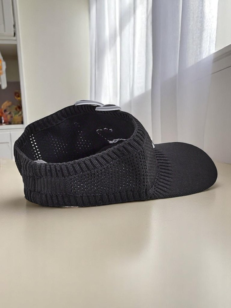 Royalfashion Детски козирки с уши на зайче