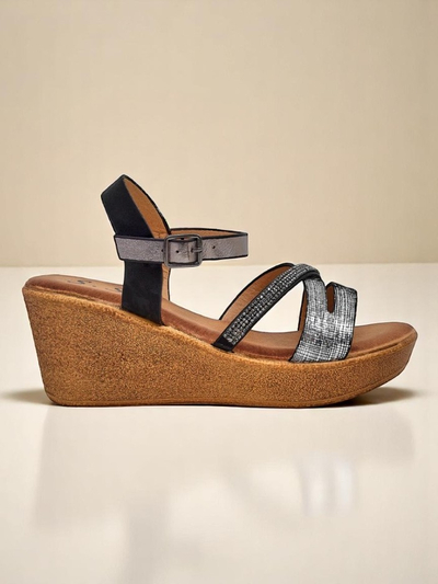 Жени сандали на платформа Royalfashion с кристали и блестящи детайли Eclat