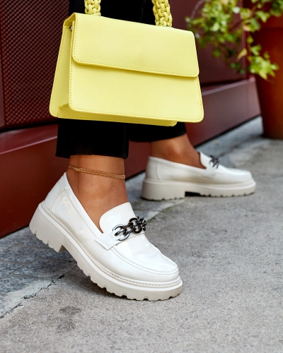 Дамски лакирани мокасини в кремав цвят Adolos- Footwear