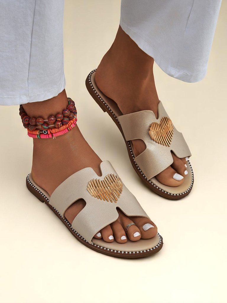 Royalfashion Дамски чехли на равна подметка Heart Chic