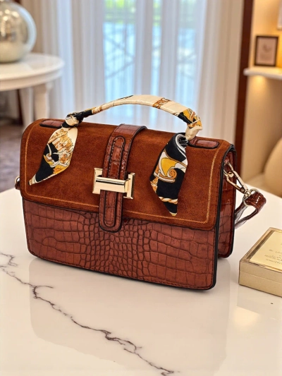 Aurelia Elegante Camel - Мини дамска чанта от велур и лак Venezia Classico