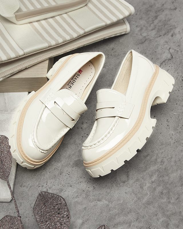 Бежови лакирани мокасини за жени Mewira - Обувки