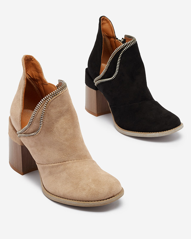 Светло кафяви дамски изолирани боти на кол Mukis - Обувки