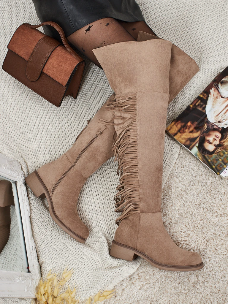 Дамски ботуши над коляното от еко велур с ресни Ostrelia