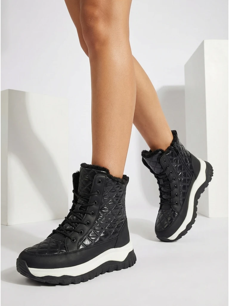 Дамски ботуши тип снегоходки Rimea с капитониран ефект