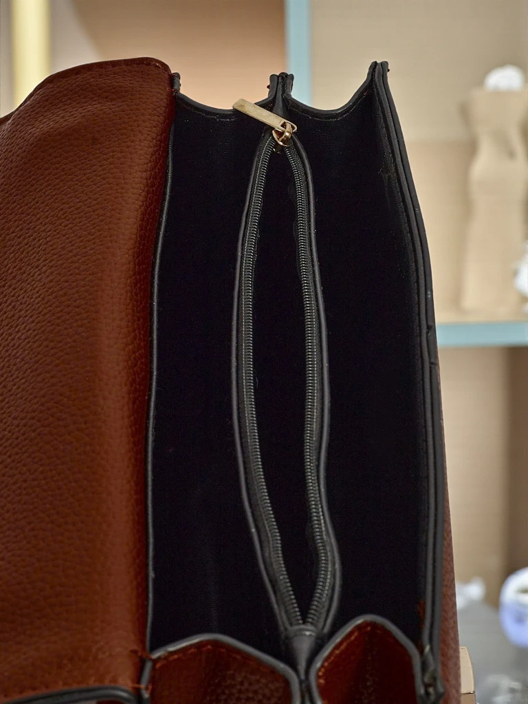 Малка дамска чанта от еко кожа Karelia