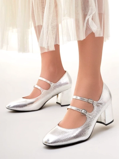 Класически дамски обувки с ток от лакова екологична кожа с каишки Ovinna