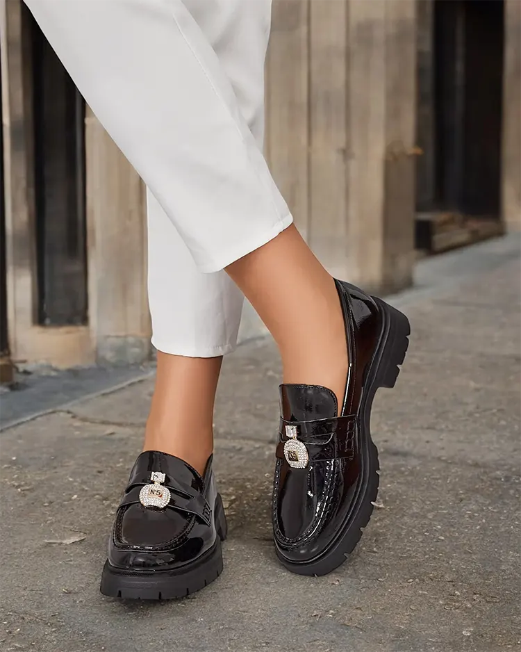 Royalfashion Дамски мокасини с лак Bemies