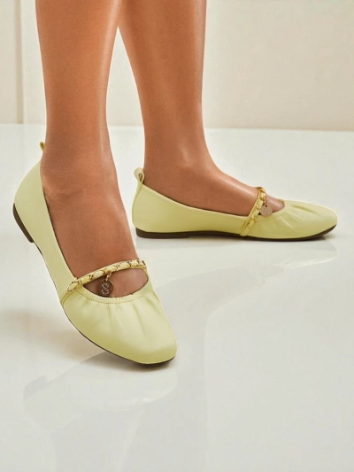 Дамски балеринки AURELIA Gialla с верижка в жълт цвят, еко кожа
