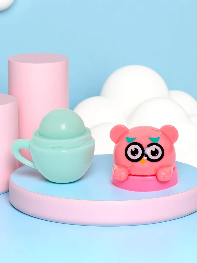 Детски балсам за устни с мече в чаша – хидратира и регенерира