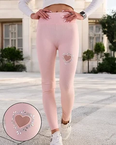 Светло розово