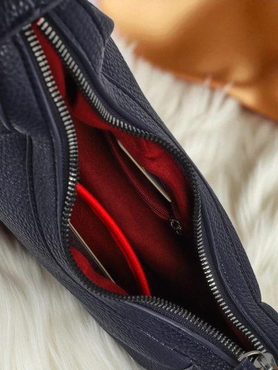 Royalfashion Малка дамска чанта от еко кожа с декоративна каишка Lacquea