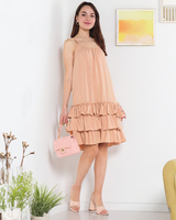 светлокафяв || кафяв