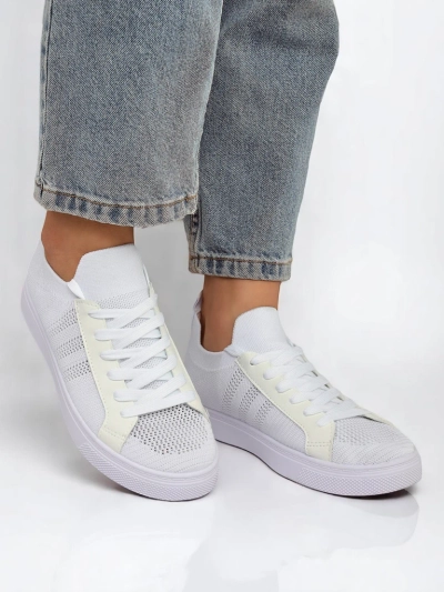 Aurelio Бели Текстилни Кецове от Еко Кожа на Плоска Платформа 2,5 см