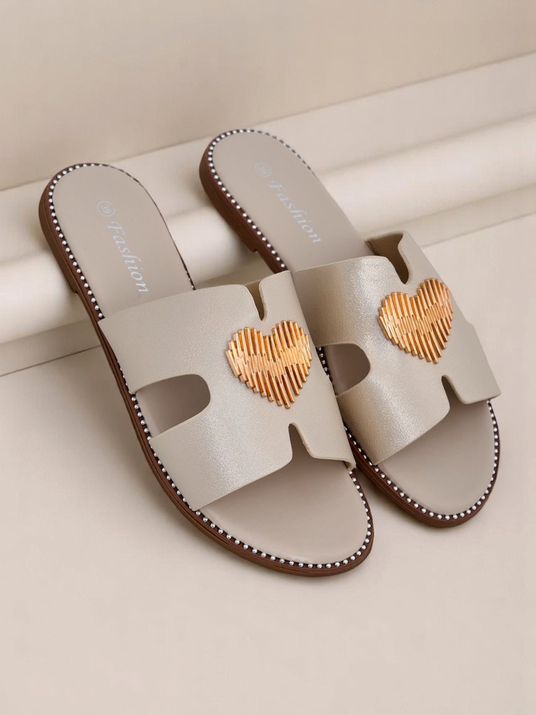 Royalfashion Дамски чехли на равна подметка Heart Chic