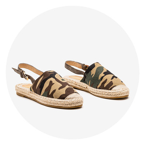 хаки || тъмнозелено