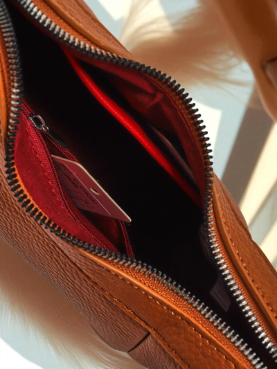 Royalfashion Малка дамска чанта от еко кожа с декоративна каишка Lacquea