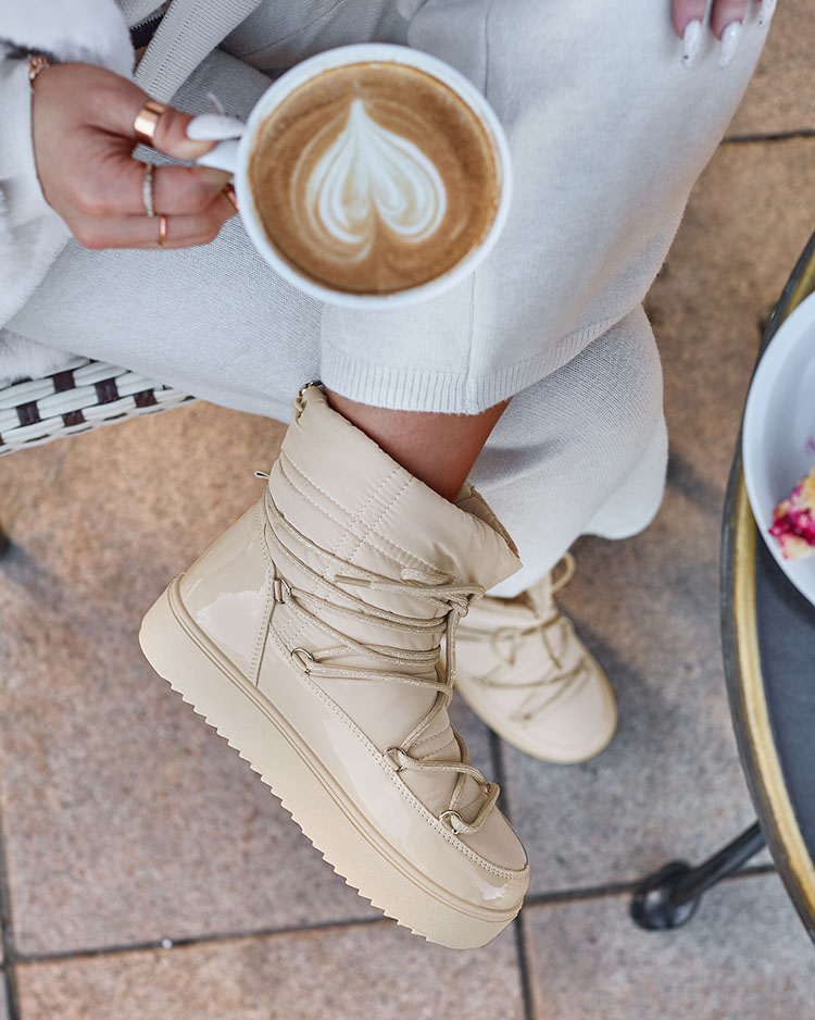 Royalfashion Дамски ботуши a'la snow boots в бежово Nevsone