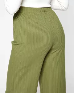 тъмнозелено