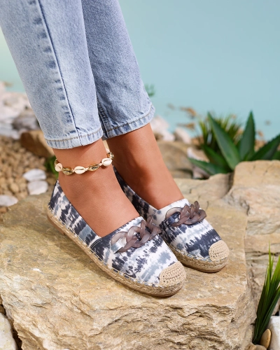 Royalfashion Черни дамски еспадрили с принт Serffio