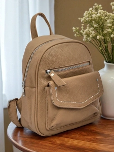 светлокафяв