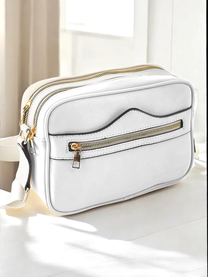 Royalfashion Малка дамска чанта, изработена от матова екоскин.