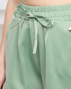 тъмнозелено