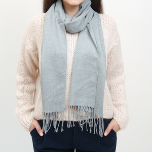 Светлосив || гълъбово сиво