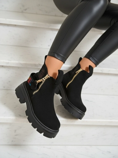 Royalfashion Дамски ботуши от еко велур в черно Refaset