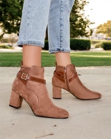 светлокафяв