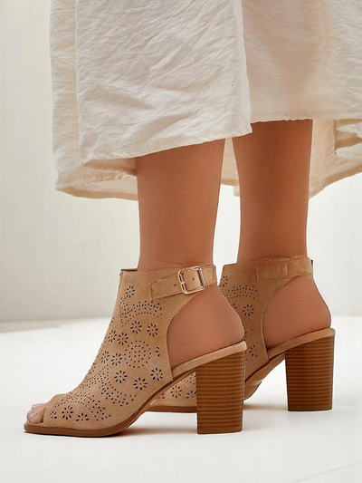 Royalfashion дамски сандали с изрязани елементи и дебел ток Abetle