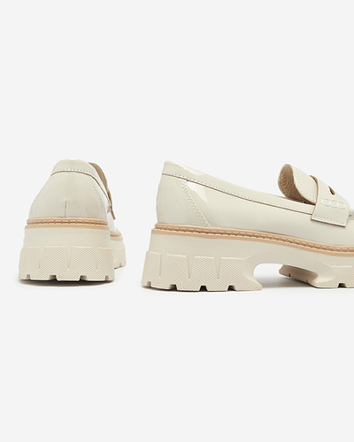 Бежови лакирани мокасини за жени Mewira - Обувки