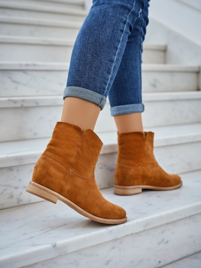 Боти Eliana от екологичен велур на ток