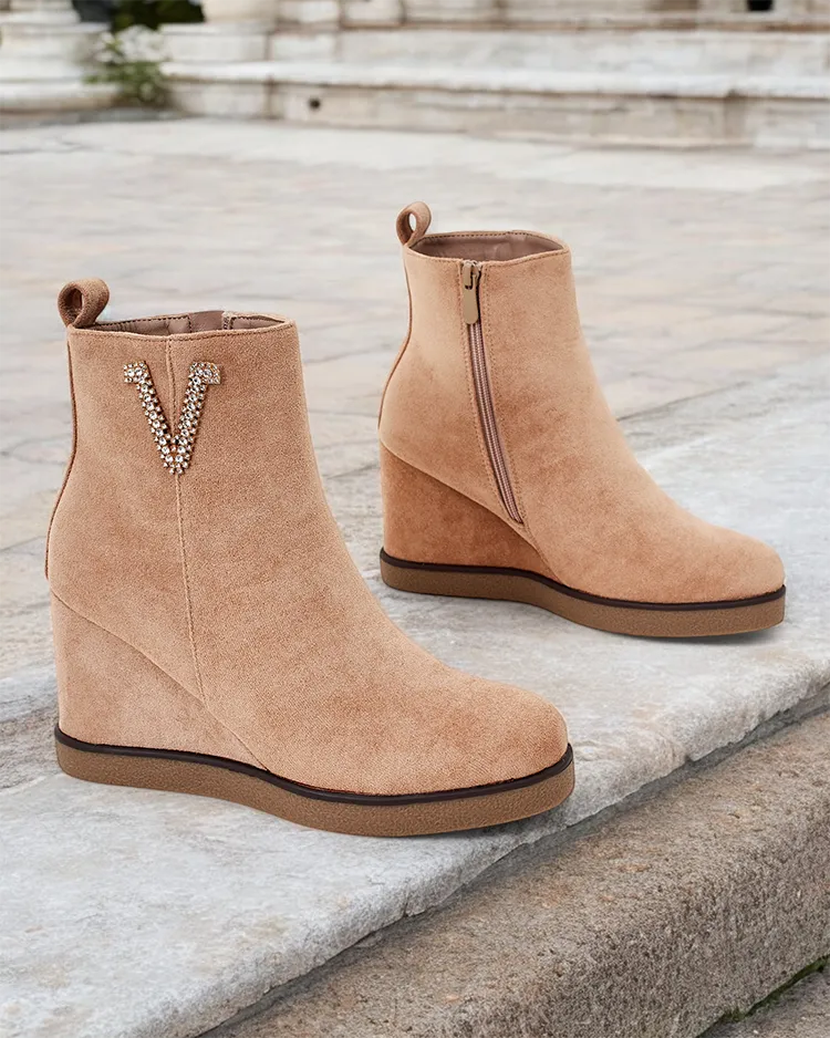 Royalfashion Дамски ботуши на токчета Nerias