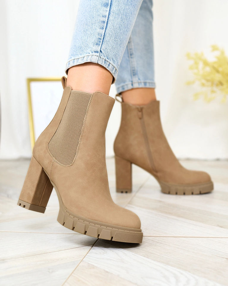 Royalfashion Светлокафяви дамски ботуши с висок ток Seihay