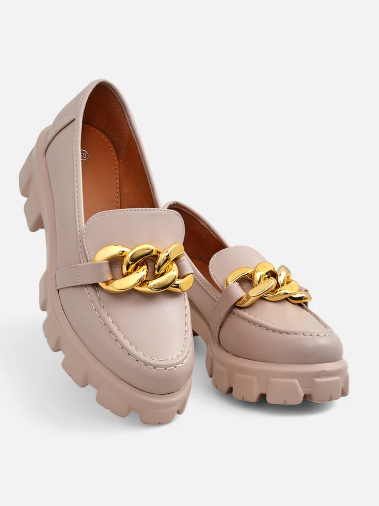 Дамски бежови лоуфъри Callista с верижка, плосък ток, еко кожа