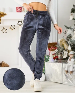 гълъбово сиво