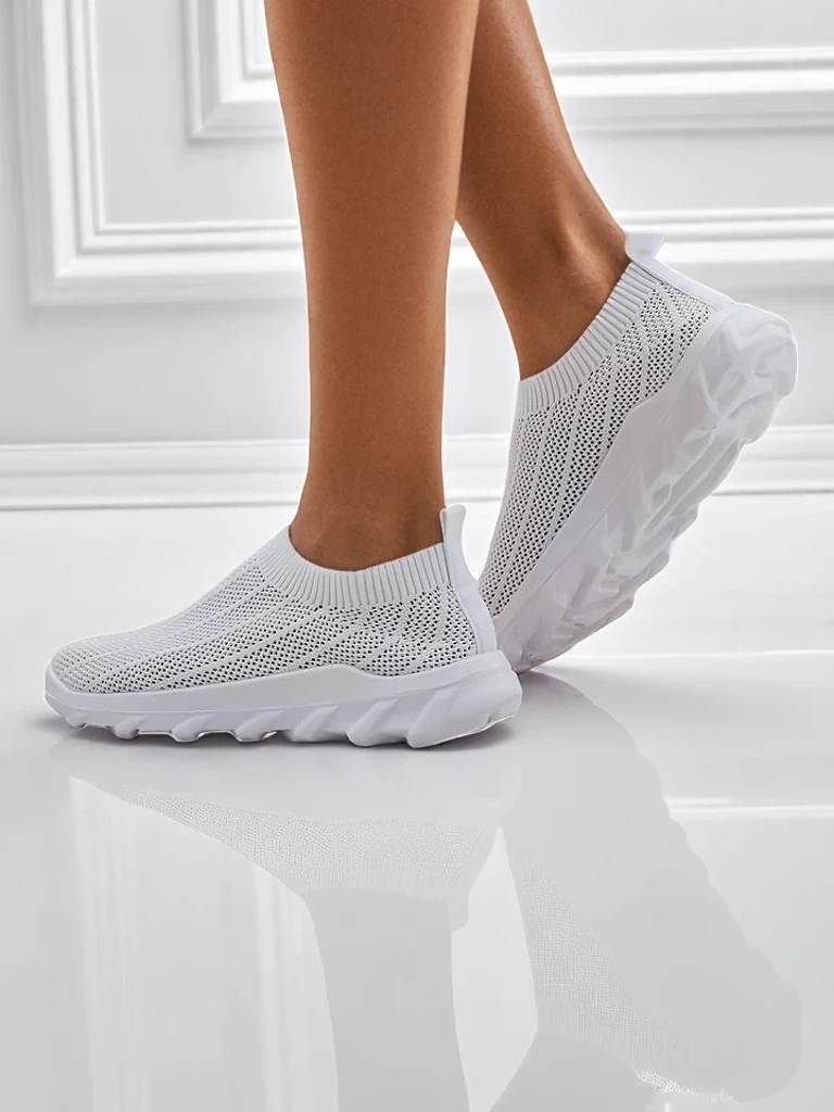 Дамски бели кецове Astrea от дишаща материя на плоска подметка