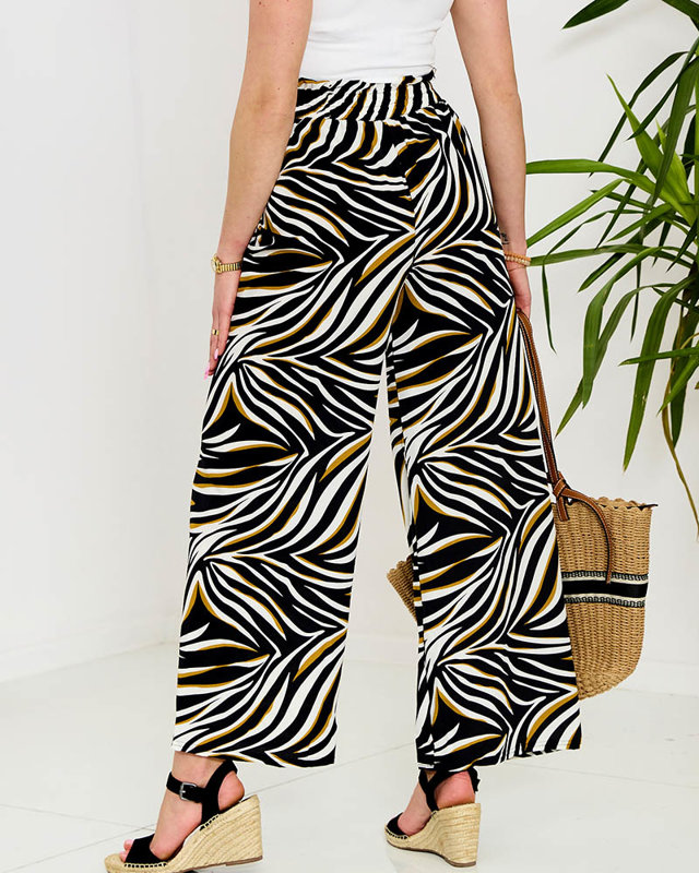 Дамски панталон палацо с шарка в черно - Облекло